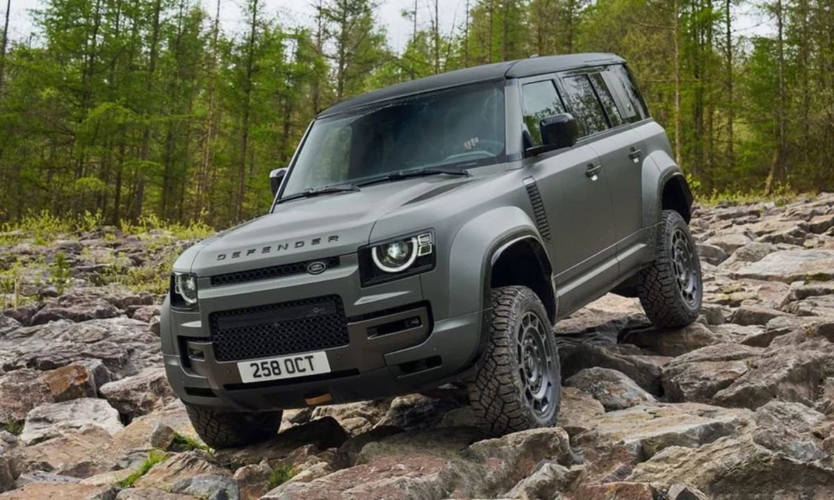 Land Rover Defender 2025