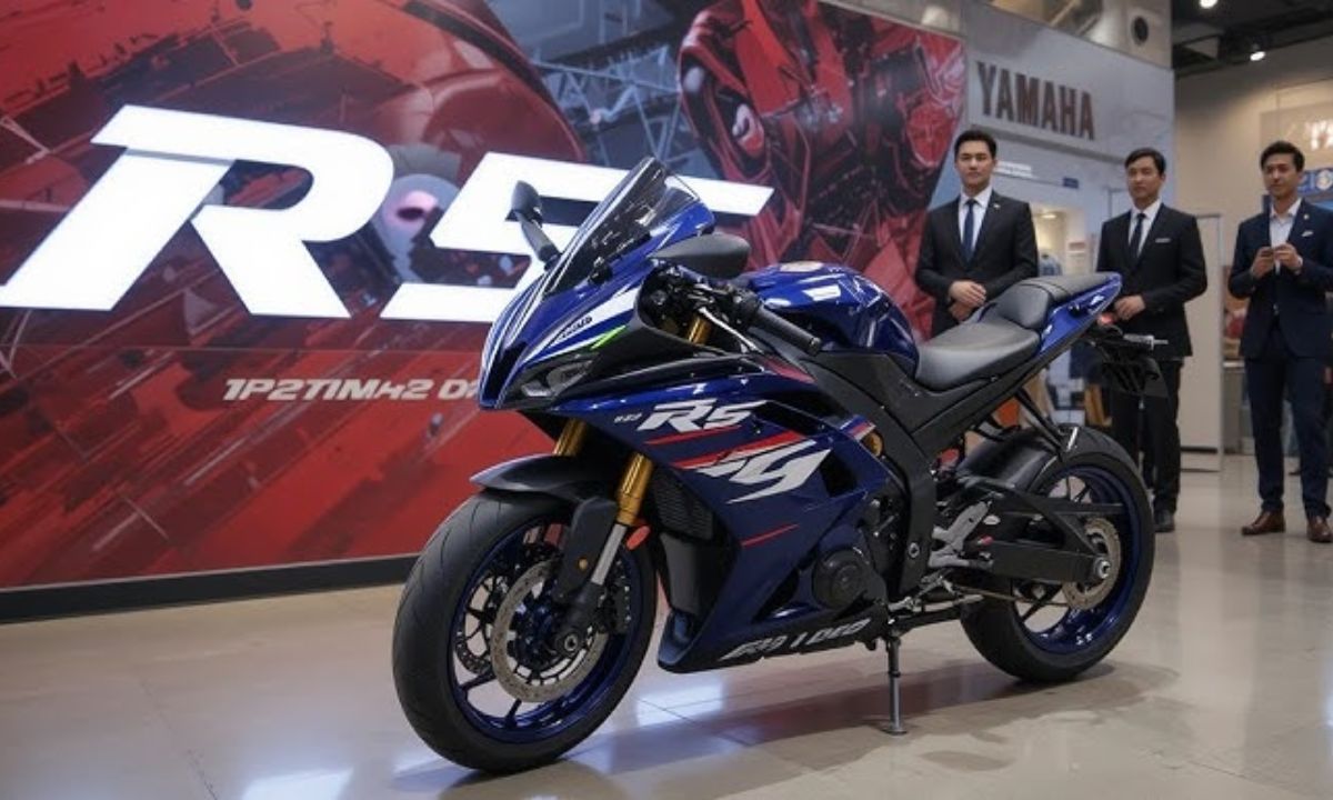 New 2025 Yamaha R15M