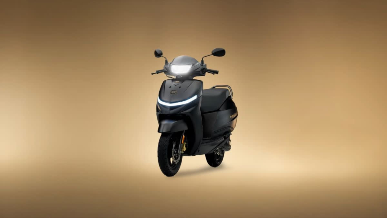 TVS Jupiter Stardust Black Edition