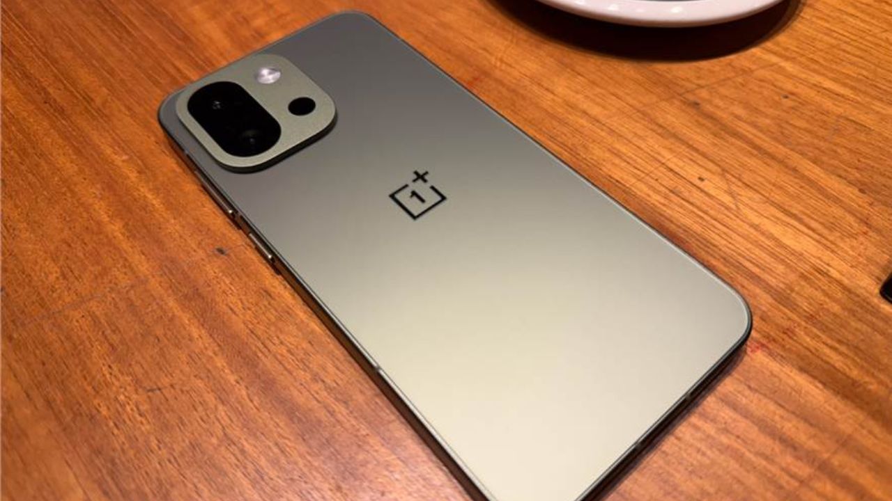 OnePlus 13s