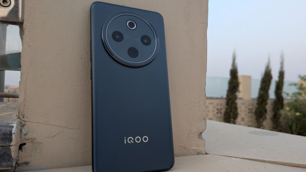 Iqoo Z10 